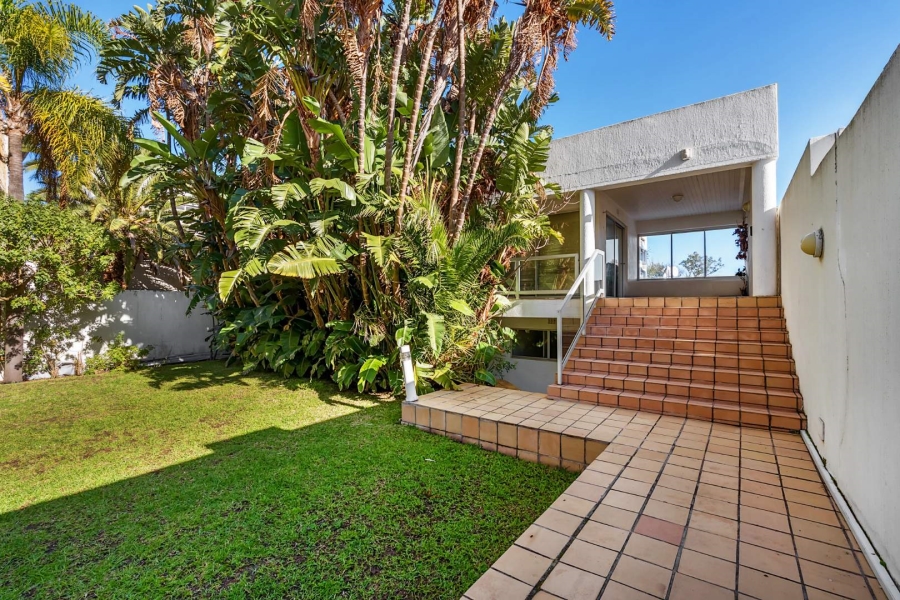 5 Bedroom Property for Sale in Fresnaye Western Cape